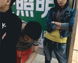 Don't be naughty! He has no money! You are scared of the thieves.,别淘了！他没钱！妹子你辣么凶小偷都被吓到了！