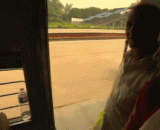 阿三哥有特殊的下车技能 - A three brother has a special ability to get off the car