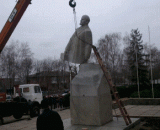 雕像：我当时就感觉脖子一紧...... - Statue: I felt a tight neck at that time...