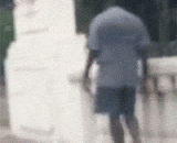 这特么就吓尿了，头哪去了 - It scared the urine. Where's the head