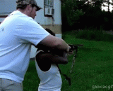 妹纸有些枪不是那么好玩的 - Some of the guns are not so fun