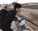 哈哈哈哈这车玩得不错 - Hahaha, the car has a good time.