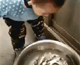 It's more delicious to add a little boy's urine,加点童子尿更美味嘛