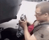 战斗民族发明一种新的美容方法，1秒变黑人！ - The fighting nation invented a new beauty method, one second became black.