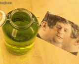 整人绝招 ：泡在罐子里的人头，吓尿了[4P] - The magic trick: the head in the jar scared the urine [4P].