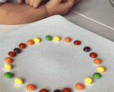 原来彩虹糖叫这个名字是有原因的！感觉这么多年彩虹糖白吃了 - It turned out that there was a reason for the name of the rainbow. It feels like the rainbow sweets are eating for so many years