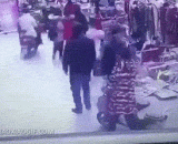 The ways of these thieves are almost impossible.,这几个贼的套路简直了，防不胜防啊