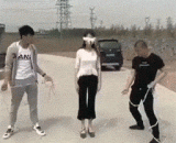 妹子跳得真棒，继续加油！ - My sister jumped up and went on!