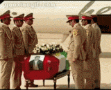The funeral of the Kurdish armed forces should be a solemn occasion, but not very well.,库尔德武装军队举行葬礼，本该是庄重的场合，但却不太顺利