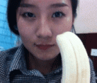 妹纸吃香蕉，好娴熟的样子 - Sister paper eating bananas, a good skilful look