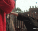 隔山打牛，隔的人越多越厉害 - Geshandaniu, more people, more powerful