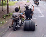 A homemade motorcycle,战斗民族自制的摩托车