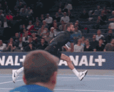 现实版网球王子，这招零式削球真是接的太漂亮了 - The real version of tennis prince, this zero style chopping is really beautiful.