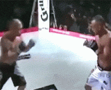 断了脚，MMA格斗赛又一位选手断了骨头 - With a broken leg, another player in the MMA competition broke the bone.