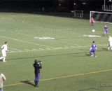 大哥你是来踢球的还是来踢人的 - Big brother, are you kicking or kicking