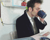 看个报纸要不要这么牛叉 - Look at a newspaper or not to be such a fork