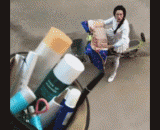 The girlfriend still has three seconds to reach the battlefield,女朋友还有三秒到达战场