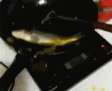 第一次做鱼的你大概是这样吧 - The first time you make fish, you probably do it