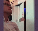 他们在厕所里做了什么 - What did they do in the toilet