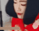 这么好看肯定是男孩了 - It must be a boy.