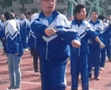 辣眼睛，后面的女生都睁不开眼了 - Hot eyes, the girls behind are open