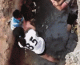 River regiment war, single pick on the road,河道团战，上路单挑