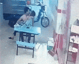 连桌子都看不下去了！ - Even the table can't see!