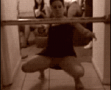 胖子们就别玩这么高难度的动作了 - The fat people don't play such a difficult move.