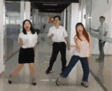 男的骚起来就没女人什么事了 - A man's coquettish has nothing to do with a woman