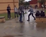 这招扫堂腿的效果怎么和游戏里的不太一样 - How does the effect of sweeping the hall leg differ from that in the game?