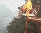 骑摩托走钢丝，高手在民间！ - Riding the motorized steel wire, the high hand in the folk!