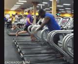 黑哥玩跑步机，根本停不下来 - Black brother is playing a treadmill and can't stop at all