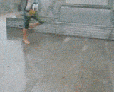 What kind of Kung Fu is this elder sister practicing? Is it the legendary roll?,这位大姐在练什么功夫呢？难道是传说中的地滚拳？