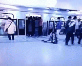 现在的学生好霸道！ - Now the students are so overbearing!