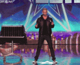 Foreign talent shows dove magic magic, the whole audience was stunned.,国外达人秀现魔术高手大变鸽子，全场都惊呆了