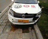 教练：”怎么卡住了，你下车看一下“ - Coach: 