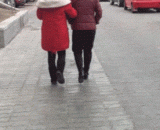 If there's a big water pit in front of it, it's more exciting,如果前面有个大水坑就更精彩了