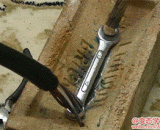 The effect of electrifying the wrench, turned into a heating tube,给扳手通电的效果，变成了暖气管