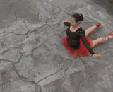 这位小女子，你的柔韧性逆天了！ - This little girl, your flexibility is against the sky!