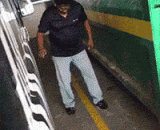 大叔舞跳得这么销魂，为啥要打扰他 - The uncle dance is so desperate, why should he disturb him