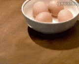 Teach you to quickly peel the eggs in 1 seconds,教你在1秒钟快速剥鸡蛋