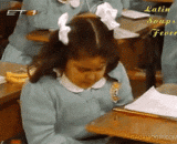 上课偷吃面包，依稀看到了当年的自己 - Eating bread in class, I vaguely saw myself.
