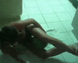 俄国女人是这样吃西瓜的 - This is the way Russian women eat watermelons