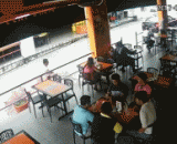 Watch your bag when you eat,吃饭时要看好你的包