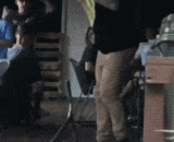 我以为他会摔，把我等的急的 - I thought he was going to fall and put me in a hurry.