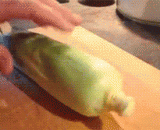 Peeling new skills in corn,剥玉米新技能