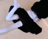 这谁家的孩子，地上多凉啊 - Whose child is so cool on the ground