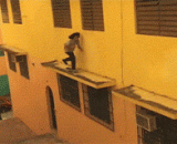 The skateboard is the heart of the heart.,高空滑板，玩儿的就是心跳