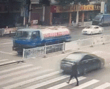 前有洒水后有快车，怎么破 - There is a quick car after a sprinkler. How do you break it