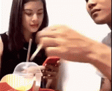 秀恩爱新技能，逗妹子开心什么的最有效果了 - What's the most effective way to make a girl happy?